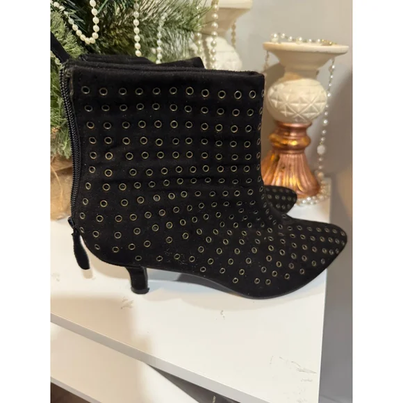 Chico’s Black Suede Eilena Ankle Boots 8.5 - Picture 3 of 5
